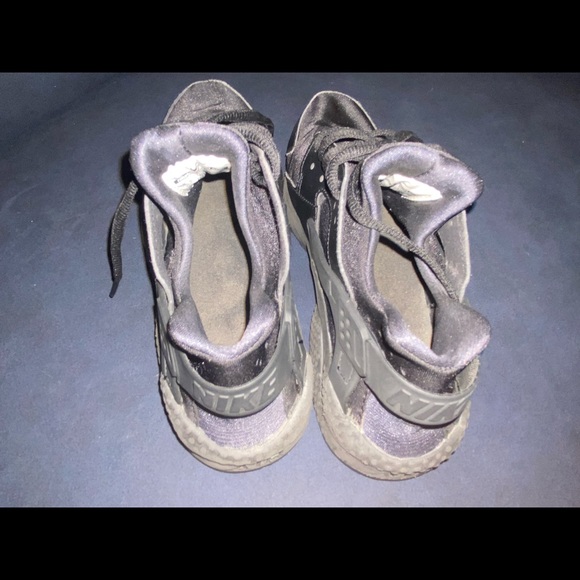 Black Nike huaraches size 8.5 in women - Picture 5 of 6